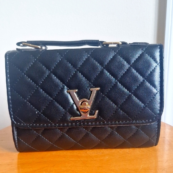 Black Quilted Leather Bag - Picture 1 of 6
